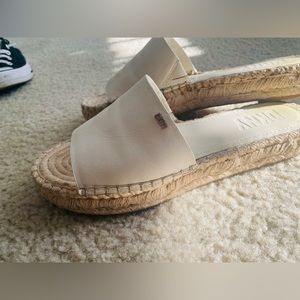 Dkny bone espadrilles genuine leather worn 2 times